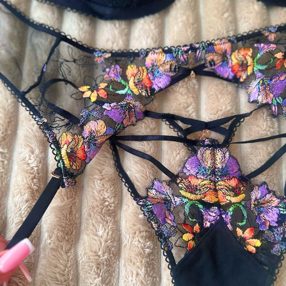 Honey Birdette Black w/Multicolor Floral Embroidery 32DD XS XXS 3 piece set